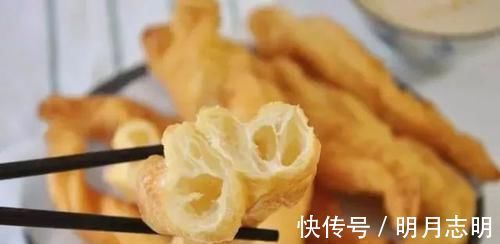 早餐|炸油条，用酵母是“大错”1斤面加9克它，膨松酥脆，个个空心