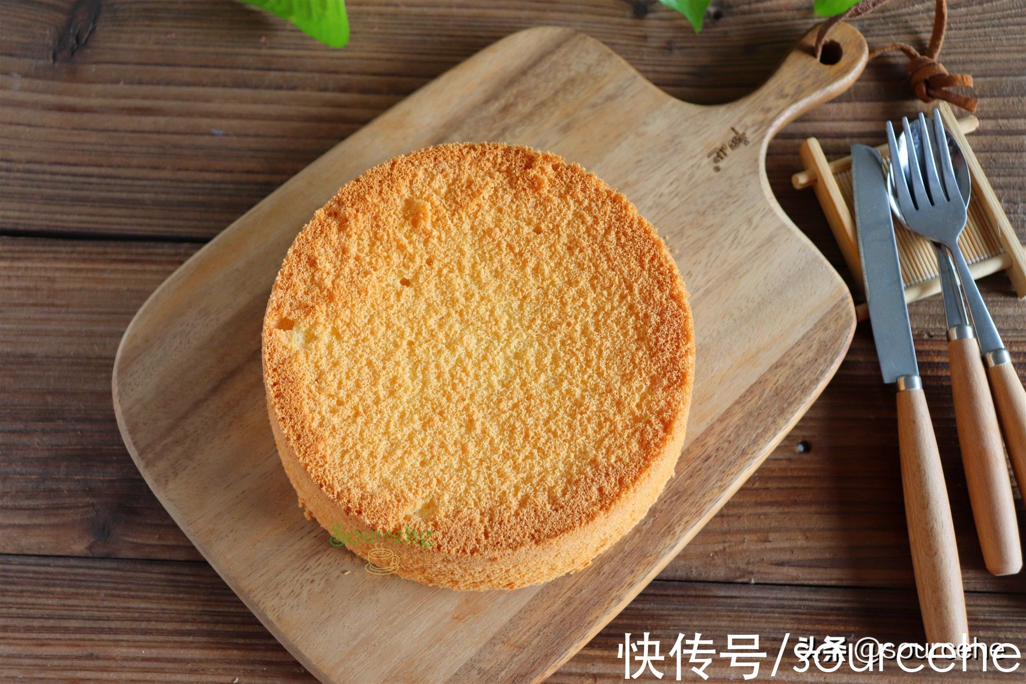 戚风蛋糕掌握3个技巧,不开裂不塌陷,蓬松香软,很好吃