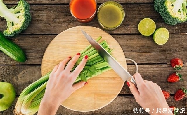 血压|芹菜如何食用才能达到降压的最大功效?