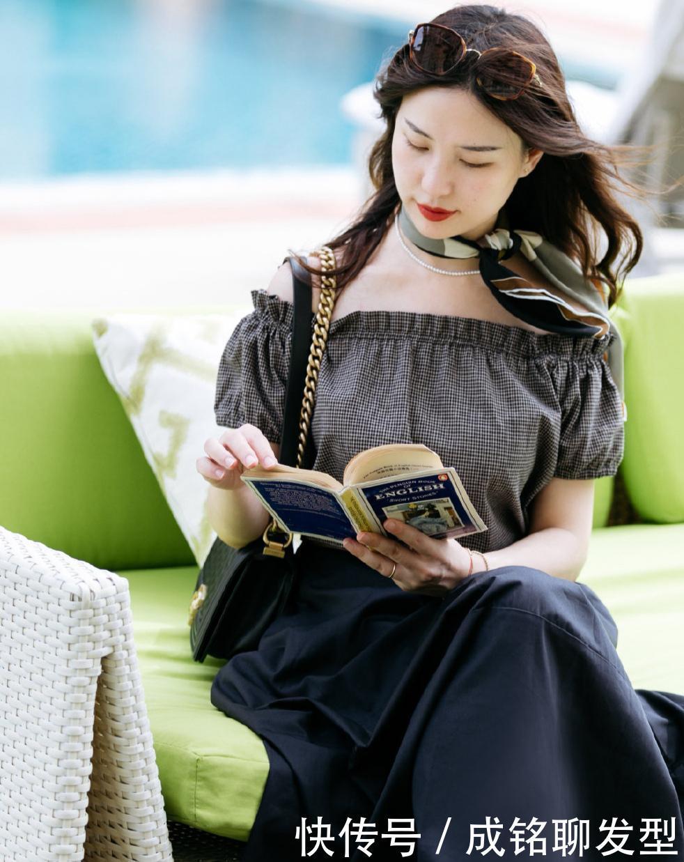 气质|夏装不知怎么搭配,看看这位博主的穿搭,奔四的年纪美得精致优雅