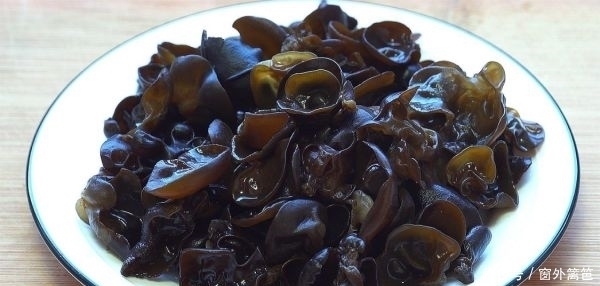 吸烟率|男性开始衰老时，身体一处会“变小”，若你没有，那恭喜你还年轻