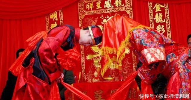 还记得火遍全网的“黑纱新娘”?结婚前霸气十足,结婚后判若两人