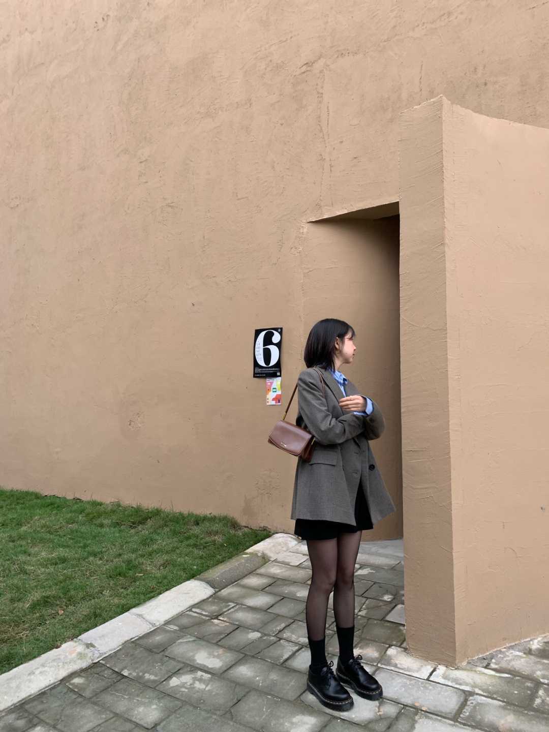 穿衣|轻熟黑丝搭什么鞋子最好看?码住这“四款”可以美上加美