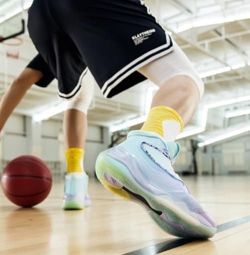 安踏kt6 全新安踏KT6“行云流水”配色正式发售!安踏的配色设计能力让人感到惊讶