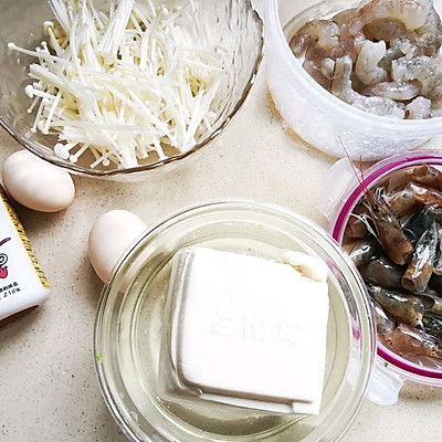 虾油菌菇豆腐煲