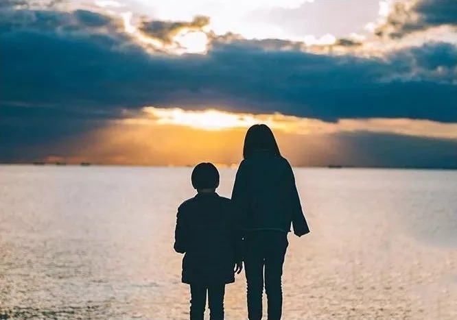 特质|决定孩子一生的,并非家庭贫富,而是母亲身上的这些特质