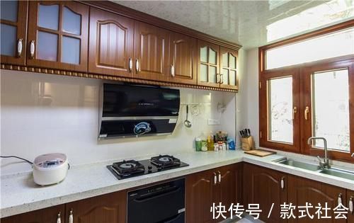 新房|新房花了40万装修成中式风格,却被亲友吐槽说太老土!