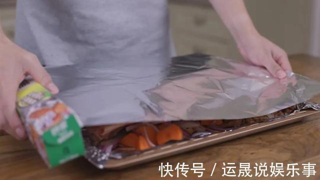 吃肉|羊腿在家这样烤,不膻也不腥,大口吃肉,特过瘾