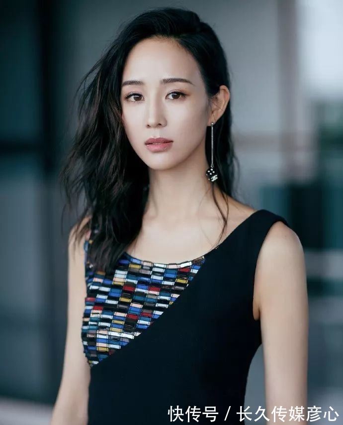 卷发|若你今年过了45,这3种“大妈发型”尽量少留,容易显老还伤发