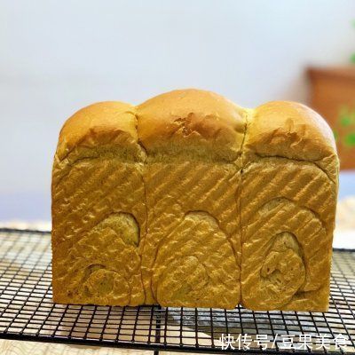 炎炎夏日|#夏日开胃餐#炎炎夏日一抹绿～港式抹茶吐司