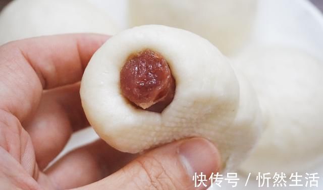 巨可爱的猪猪奶黄包，馅多超满足，闺女点100个赞