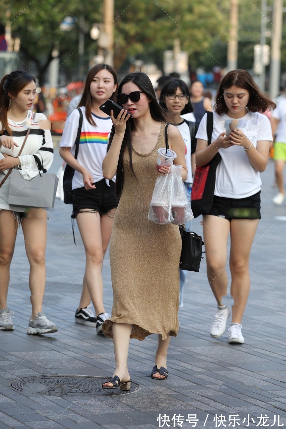 大家闺秀|时尚优雅的女孩,彰显着大家闺秀的气质,好像陪她逛街!