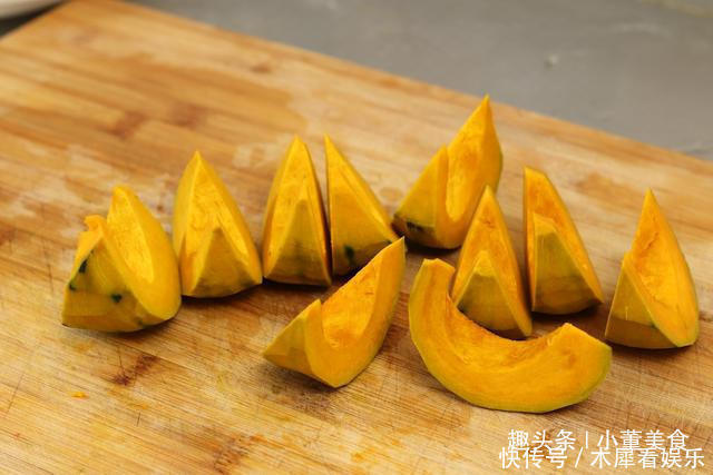 南瓜|孩子想吃面包再不用出去买，放上半个南瓜，营养美味又简单