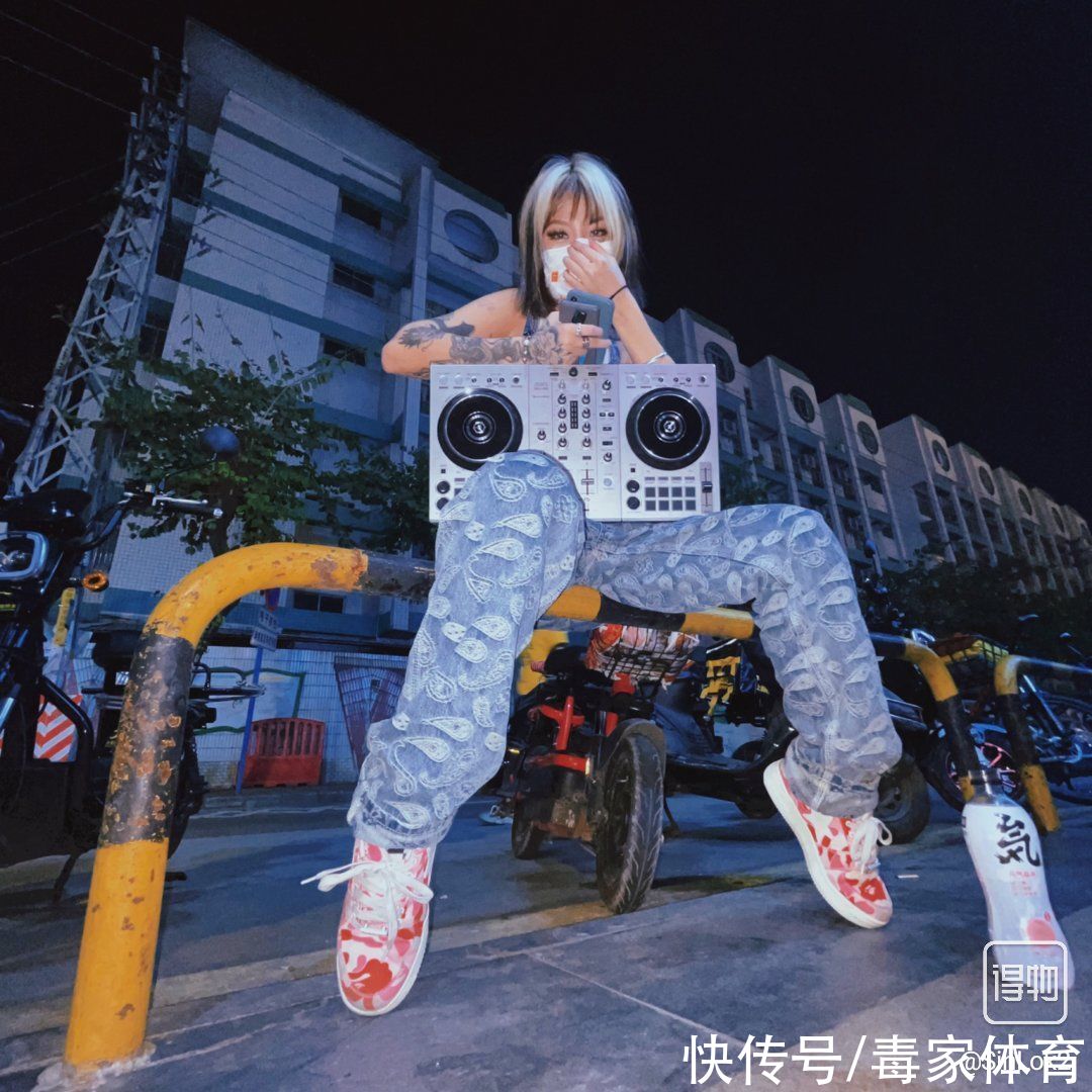 球鞋|AF1 vs BAPESTA是“抄袭”还是致敬?2021或许是后者的天下?