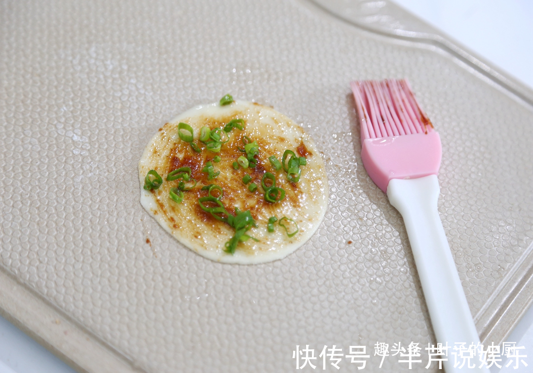 葱花饼吃了几十年，第一次发现如此妙招，太棒了！又快又好层层酥