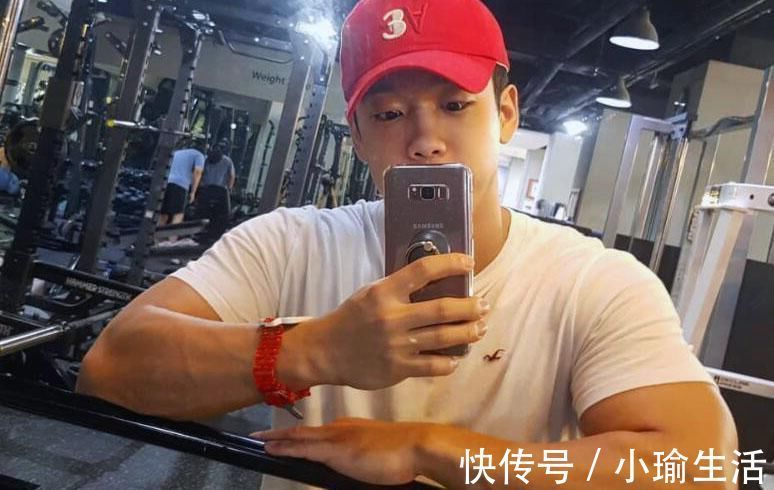 小伙子|小伙子健身4年, 看似18岁实际24岁, 肌肉身材很有男性魅力!