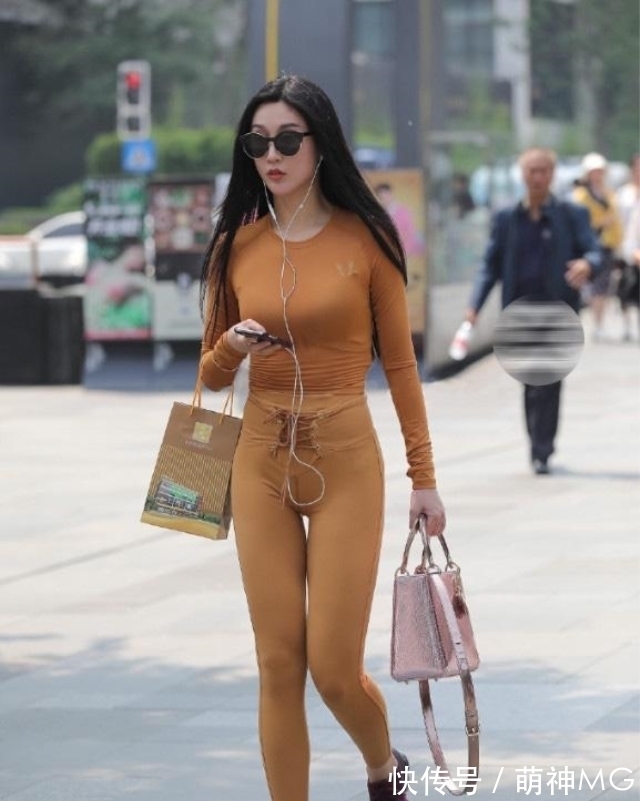 布料 打底裤舒适不失个性,穿出甜美俏丽的风格