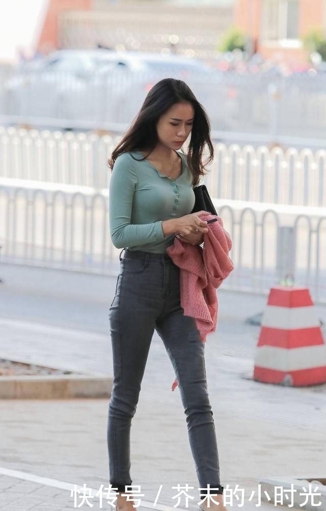 大方|牛仔裤休闲不失潮流的感觉,整个人看上去非常优雅大方