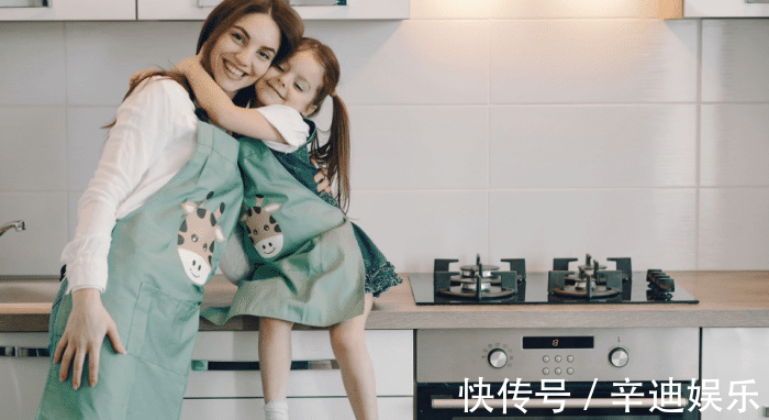 家里的厨房灶台干不干净，灶台上这三样一定别放，要重视起来