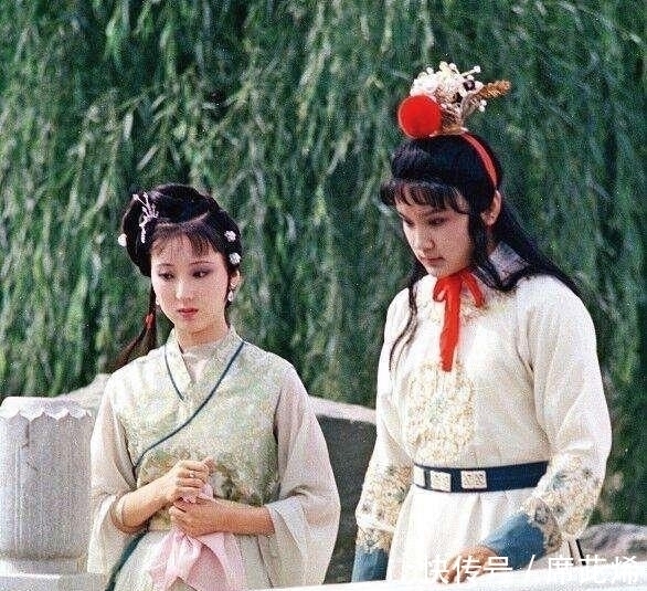 宝钗$晴雯嚣张怼宝钗、拦黛玉,何为?曹公铺垫,成就黛玉