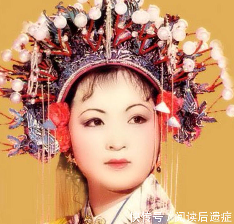 元春#《红楼梦》:贾元春和姐妹们的灯谜活动,贾环为何也能混进来?