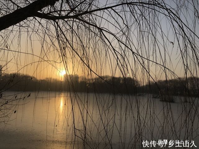 夫妻|明日立秋，老人说：今年“立秋见月晦，夫妻各自睡”，啥意思？