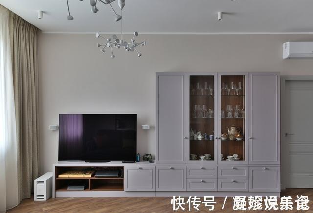 墙面|130平各个空间几乎空无杂物,我是没看出来,屋主一家已住10年