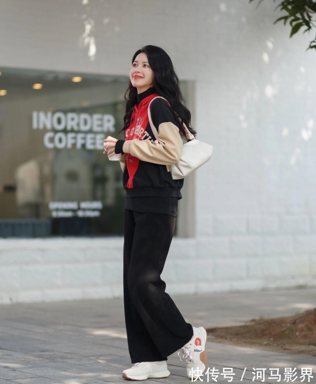 版型 时髦的女人,衣橱里一定有“卫衣”,搭配半身裙、裤子高级又耐看