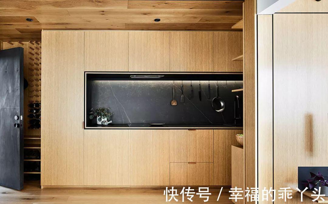 木饰面|35㎡迷你小宅,定制柜解决全屋收纳,还有隐形餐桌!