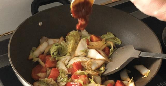 做法|白菜这种做法百吃不厌,我家隔1天就炖一锅,全家都爱吃,太香了