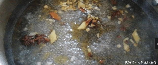 卤汁蒸芋头，步骤虽简单，但调味是关键，口感醇香浓郁让人垂涎