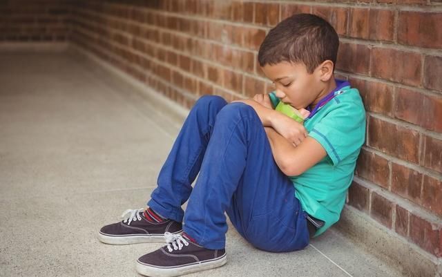 心理学家|心理学家:男孩爱哭是好事,遇到这3种情况最好“释放情绪”