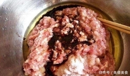 生油|拌饺子馅时,放生油还是热油?很多人都弄错,难怪吃起来不香!