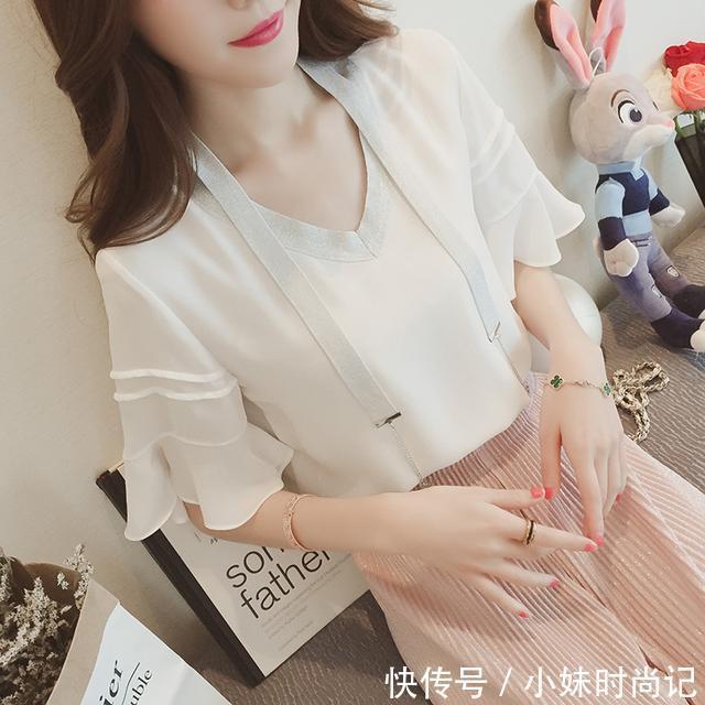 雪纺衫 今年最流行的v领雪纺衫+短裤+短裙穿搭,真的太美了