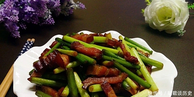 蒜苔|炒蒜苔时别直接下锅炒,多加1个步骤,不发黄翠绿更脆嫩