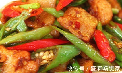 出锅色泽漂亮超有食欲，鲜辣干香，汤汁下饭，爷俩吃的那叫一个香