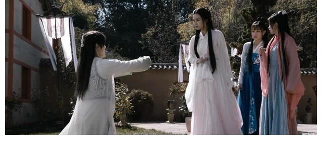 楊佑寧|編劇曬劇本回應(yīng)新《天龍八部》爭(zhēng)議，稱(chēng)段譽(yù)尿褲子是現(xiàn)場(chǎng)發(fā)揮