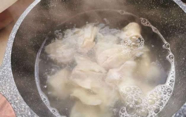 高汤|自制馄饨，汤是关键，只需4样放在一起，开水一浇，味道一点不差