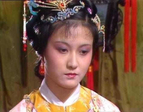 牡丹花|薛宝钗是牡丹花,为什么贾府无牡丹,多芙蓉花曹公寓意太晦涩