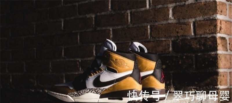 nike “我的球鞋会发光哦”！穿这五双球鞋上脚，颜值满满，“极具辨识度”！