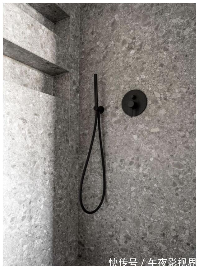 墙面|85后的“穷装”新房火了,屋顶裸露墙面不漆,网友:没50万下不来