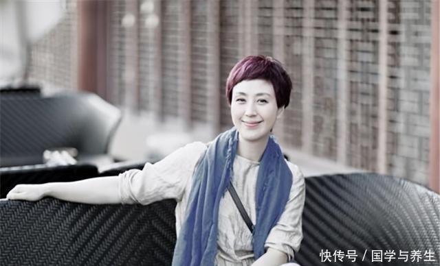 中国京剧之星史依弘,与大18岁的李成儒离婚后,至今未婚