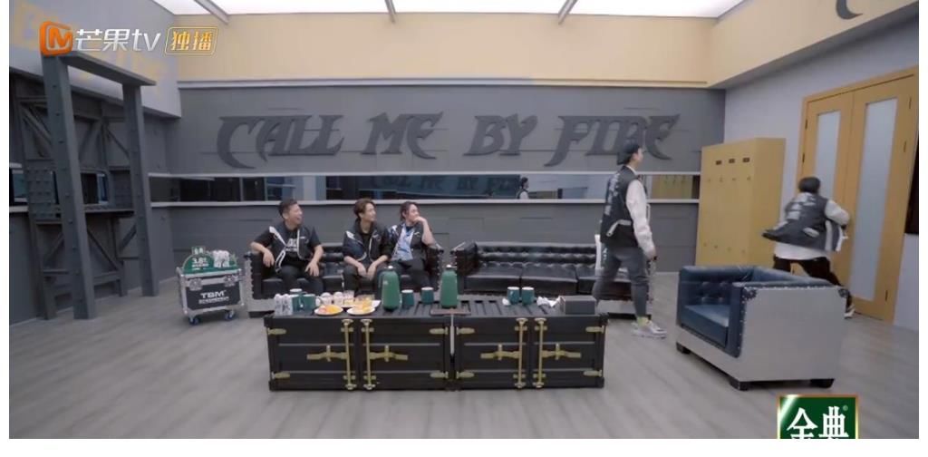 《披荆斩棘》大湾区被拆散，张晋高瀚宇上演父子情深，团魂感爆棚