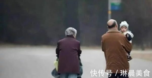 体温调节|奶奶一个好心的举动,致使宝宝口吐白沫,差点酿成大祸!