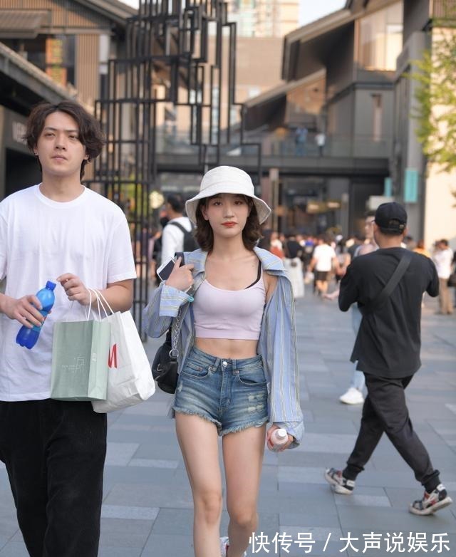 咖啡色 高颜值打底裤让你美成仙,用心去搭配,有点新奇!