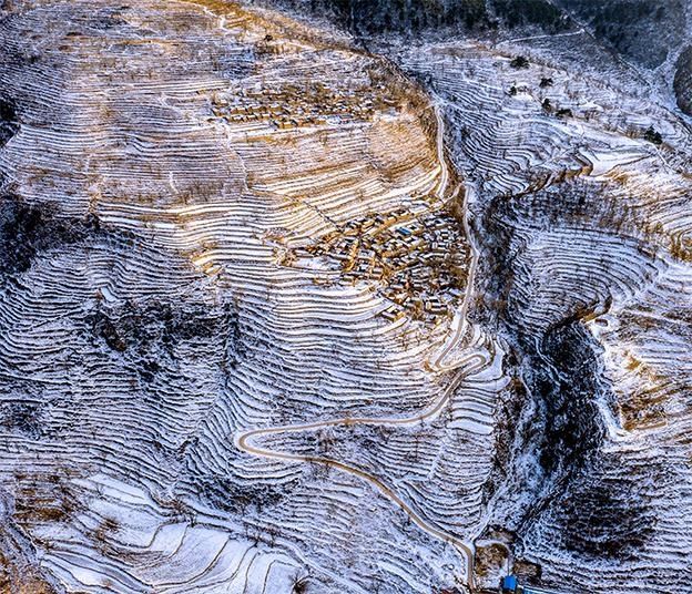 山西左权：太行农耕梯田 壮美雪景如画