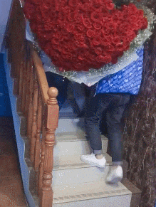 |搞笑GIF趣图:这位选手,打水漂大赛用这个是犯规的