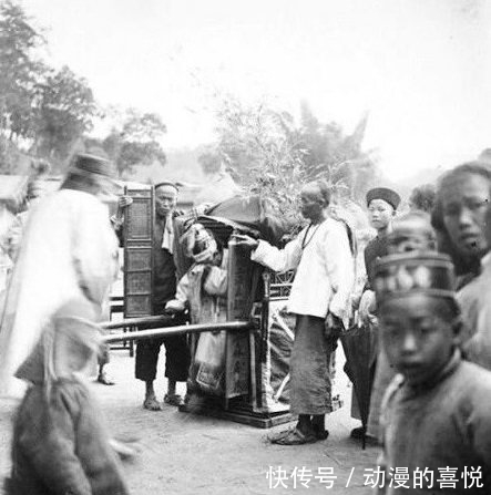 清朝|清朝罕见老照片：新娘子下花轿，最后一张是清代一品官员！