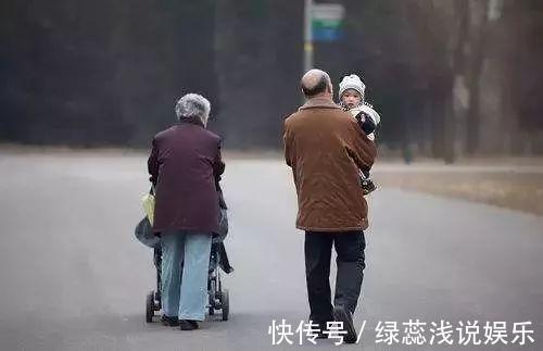 子女们|帮子女带娃的老人,需守住三条底线,否则容易出力不讨好