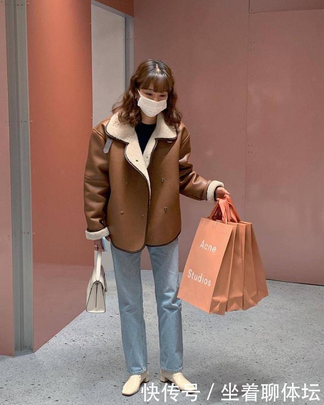 喷雾|年末聚会大家都披头散发就没意思了!这几款秋冬长发的发型才够美